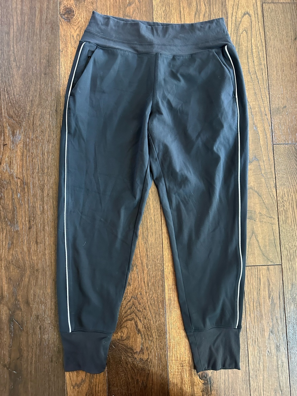 Athleta Women’s Venice High-Rise Black Jogger Pants - size Medium